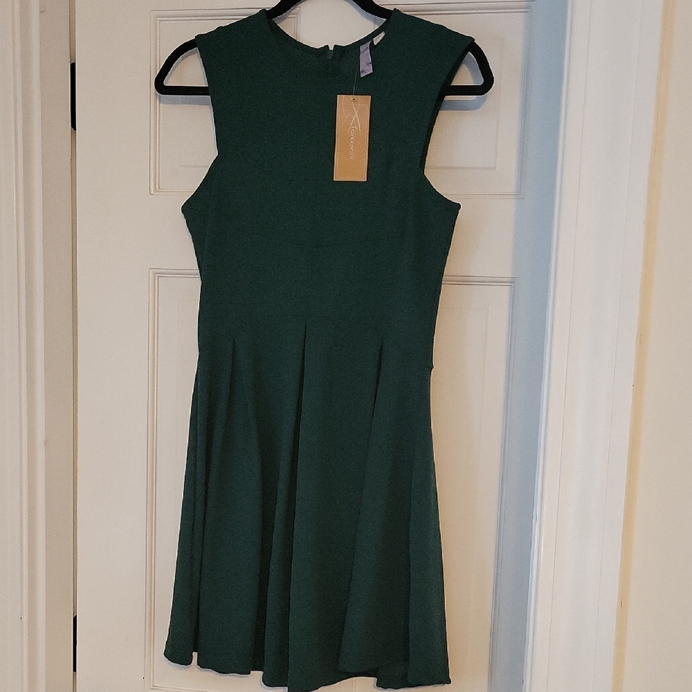 Elegant Green Sleeveless Dress